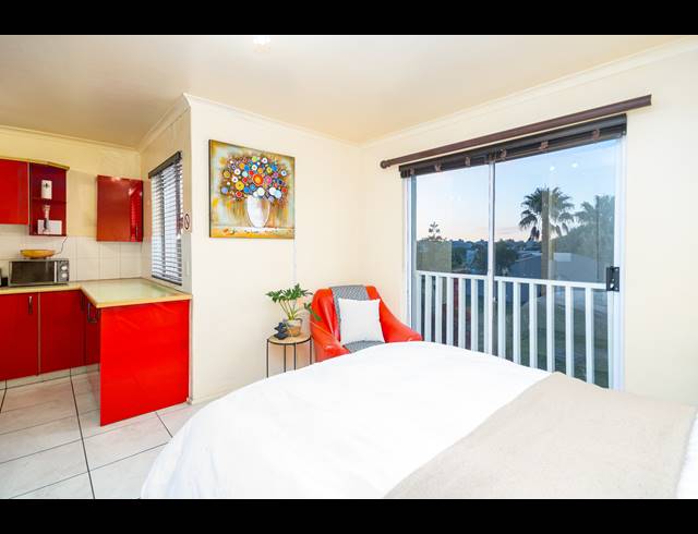 0.5 BEDROOM SECTIONAL TITLE SOLD IN BLOUBERG SANDS